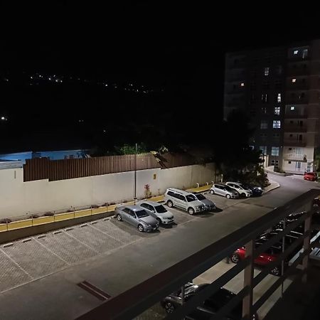 Lovely 2 Bedroom C̅ Netflix Across National Stadium Kingston Dış mekan fotoğraf