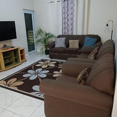 Lovely 2 Bedroom C̅ Netflix Across National Stadium Kingston Dış mekan fotoğraf
